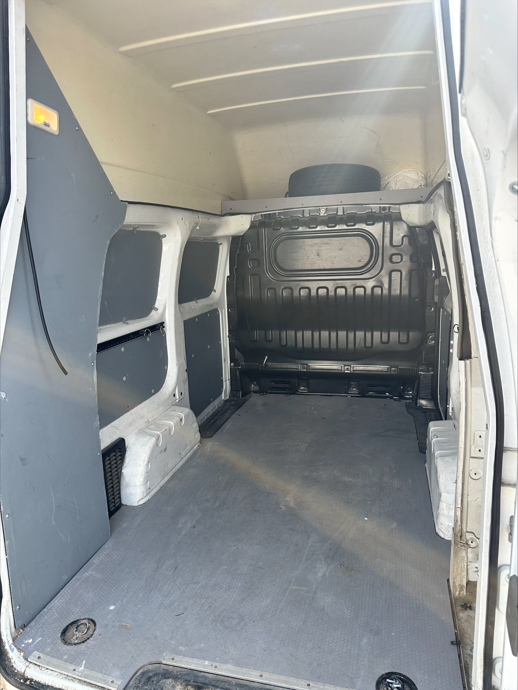 Voltia Nissan eNV200 XL - PU462CL - Image 5